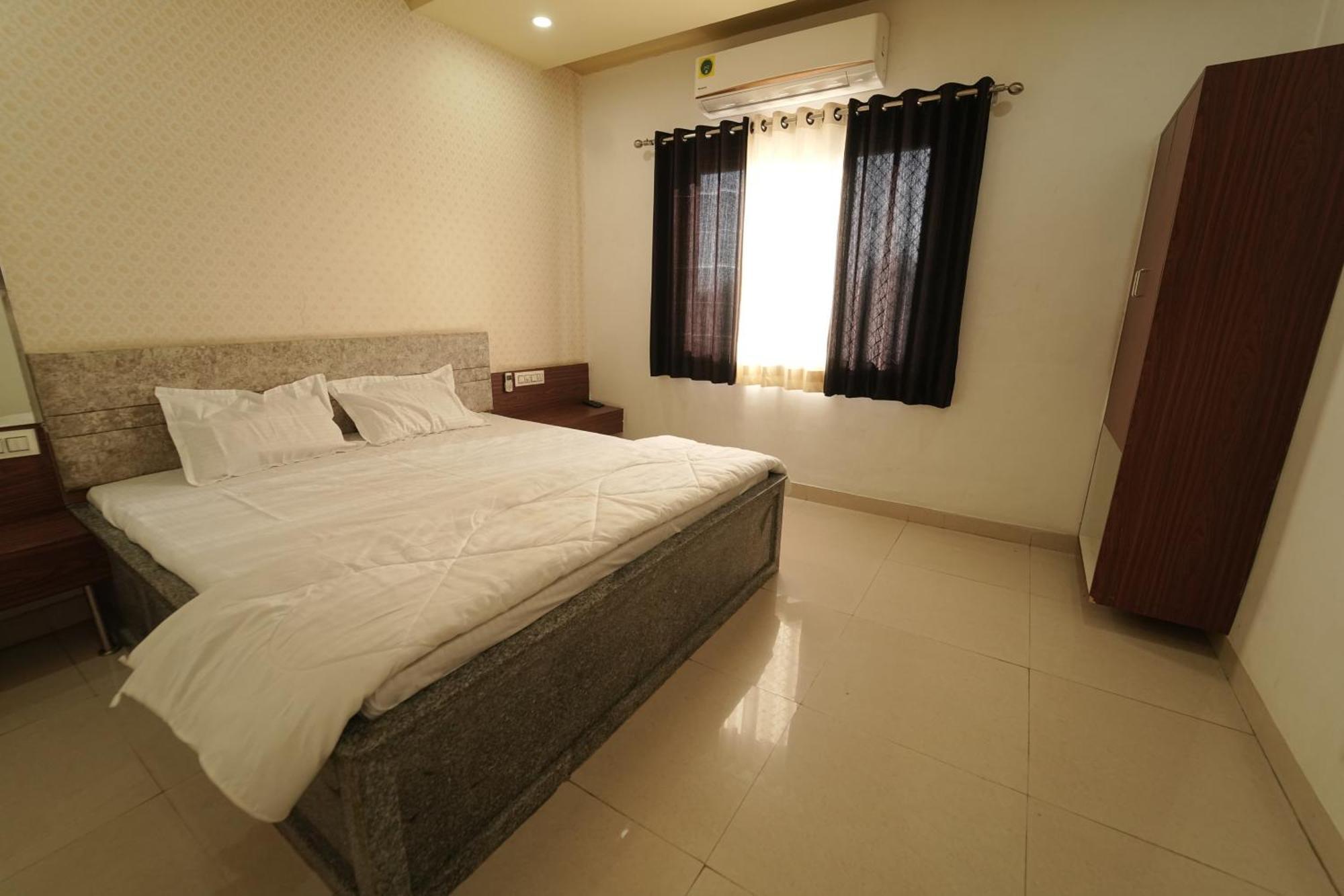 Hotel Pawar Palace And Restaurant Kelwa  Экстерьер фото